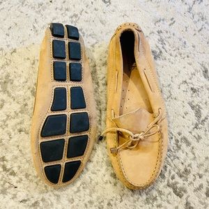 Saks Fifth Avenue (Black) - driving loafers